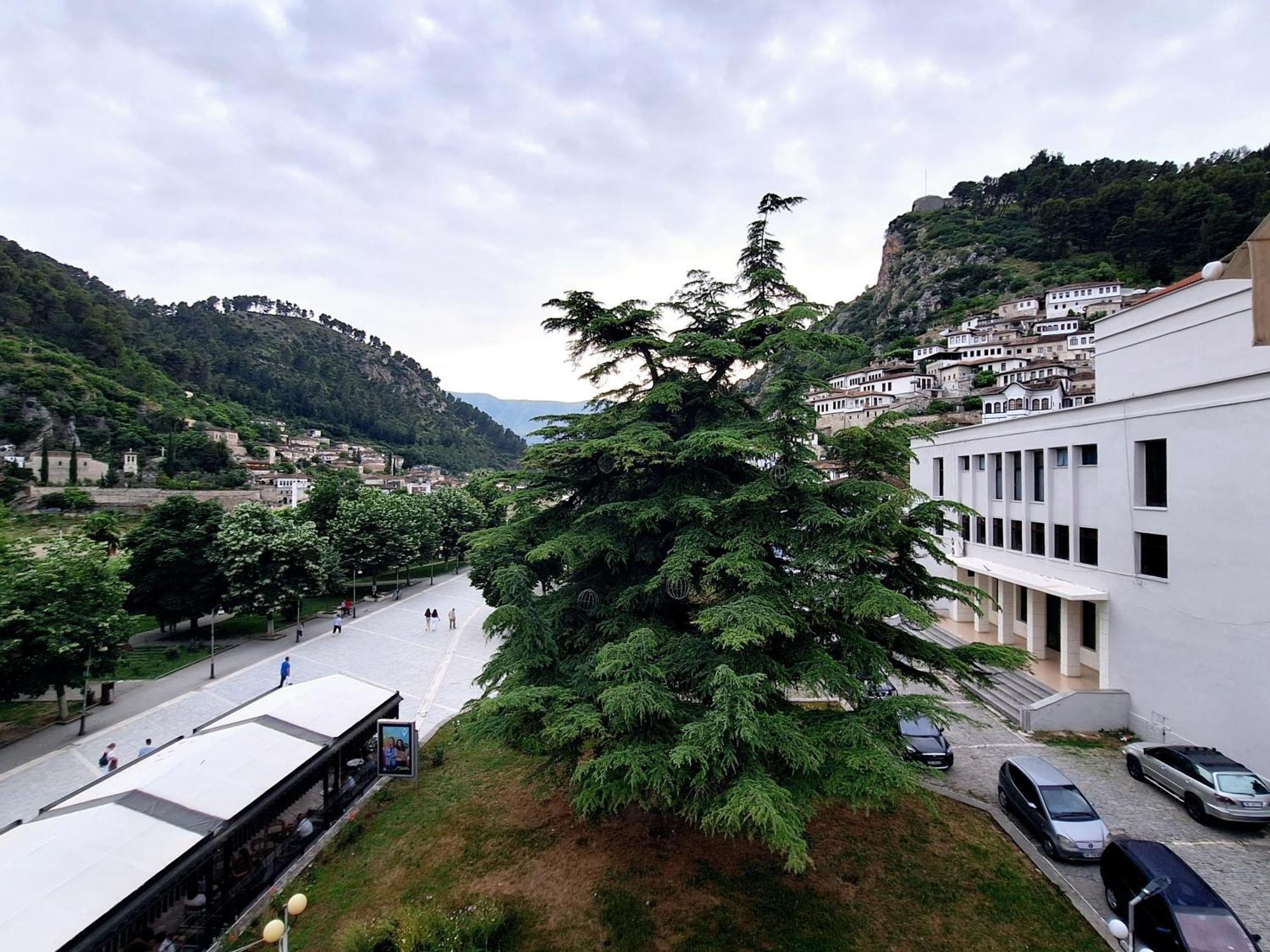 Magda Studio In Berat Center Exterior foto